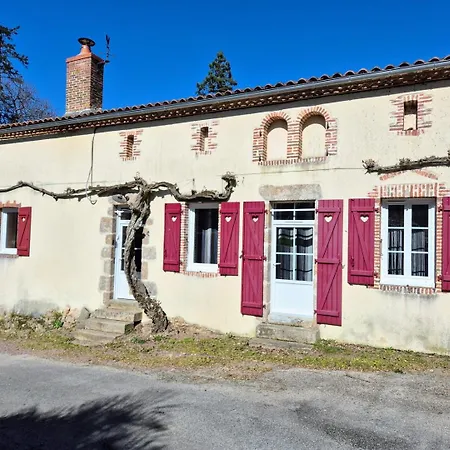 Le Pouet 4 Pers A 10 Min Du Puy Du Fou