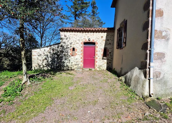 Гостевой дом Le Pouet 4 Pers A 10 Min Du Puy Du Fou 3*